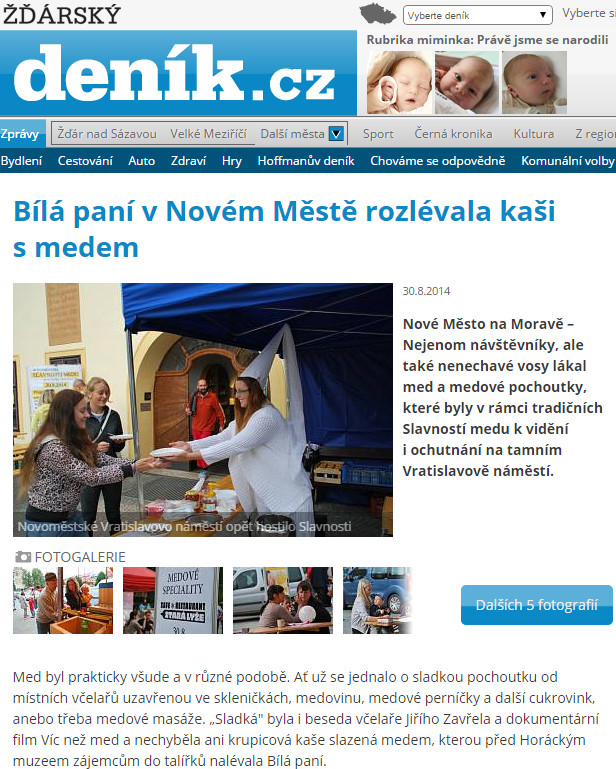Žďárský deník, 30.8.2014: Bílá paní v Novém Městě rozlévala kaši s medem