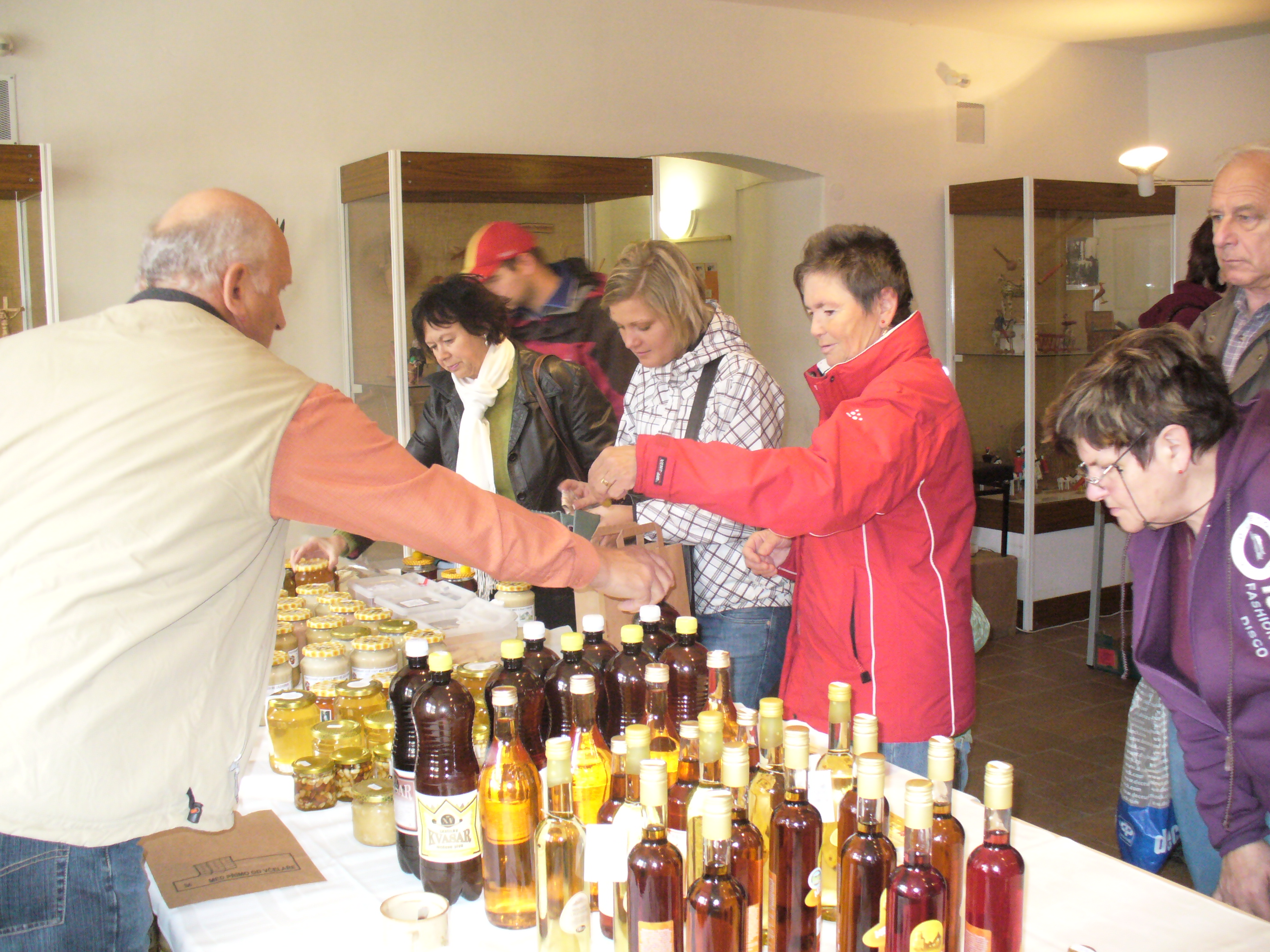6.11.10 .výstavy včel. 013